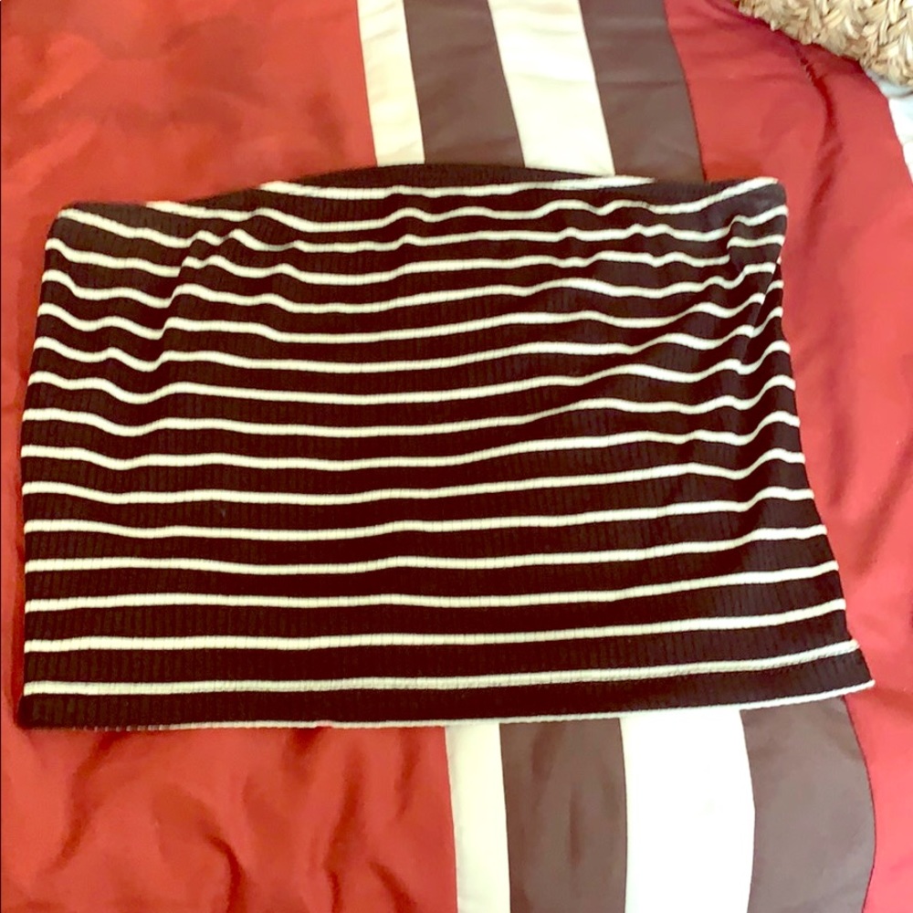 Black and white tube top 🌹